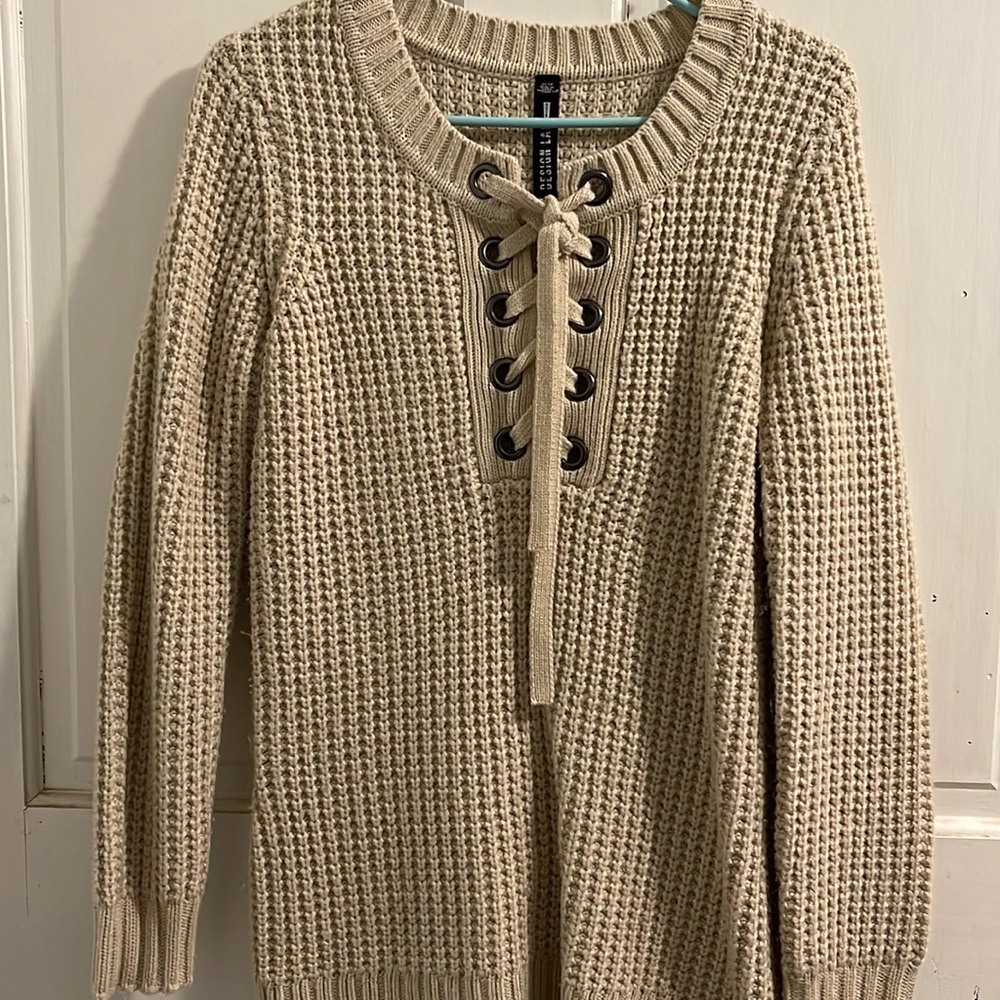 Womens XS Sweater, long sleeve Design lab Lord and Taylor.
